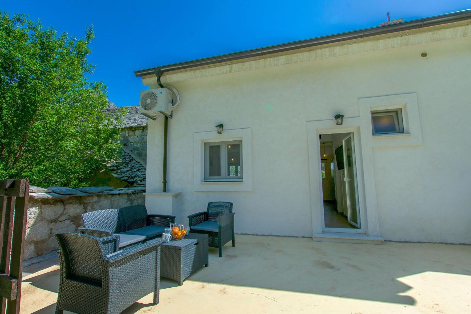 Apartment Petea Omiš Exterior foto