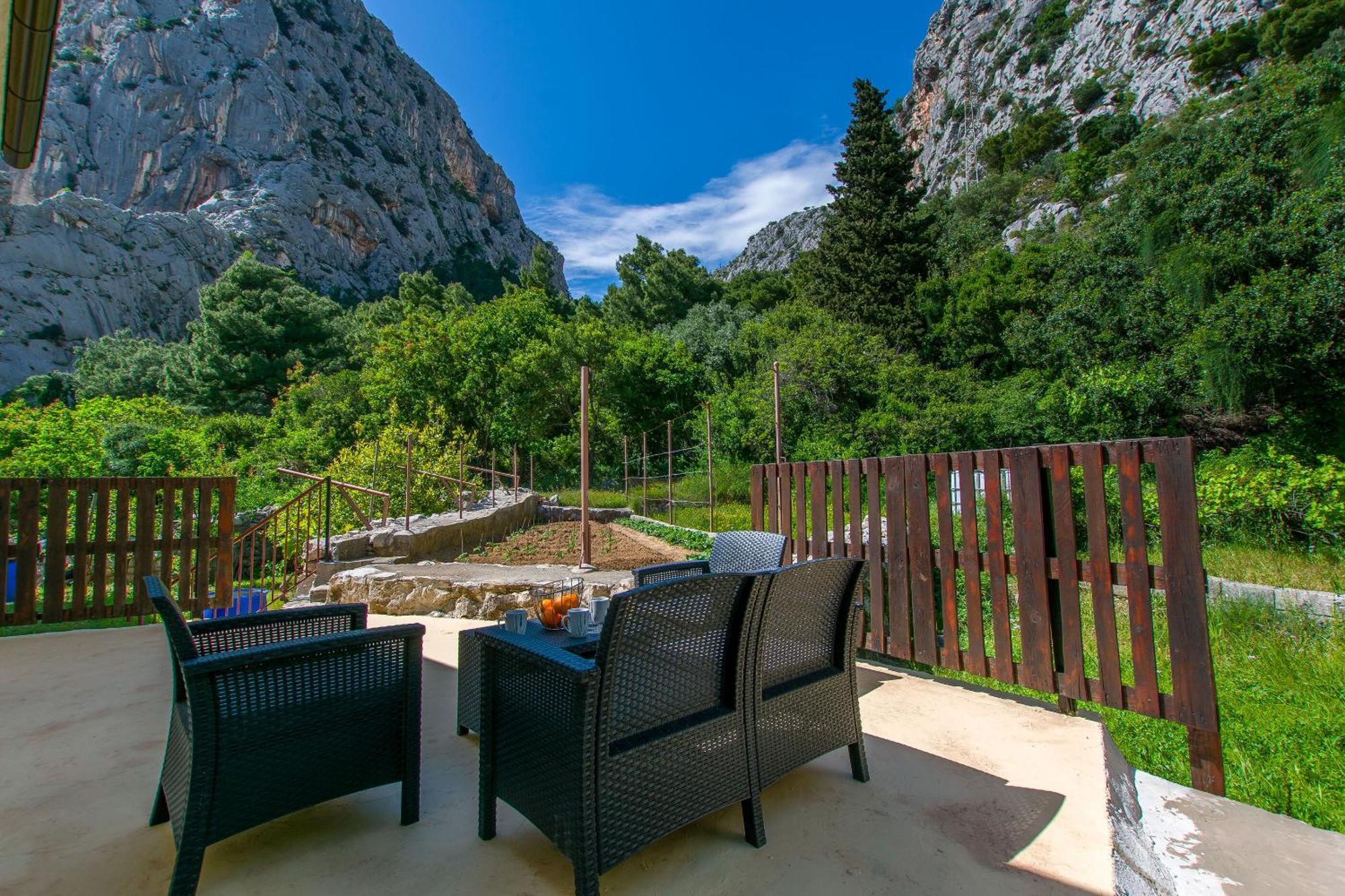 Apartment Petea Omiš Exterior foto