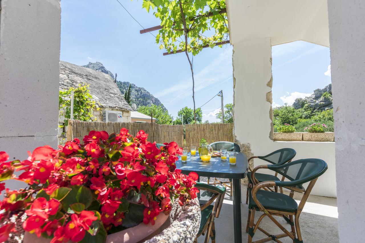 Apartment Petea Omiš Exterior foto