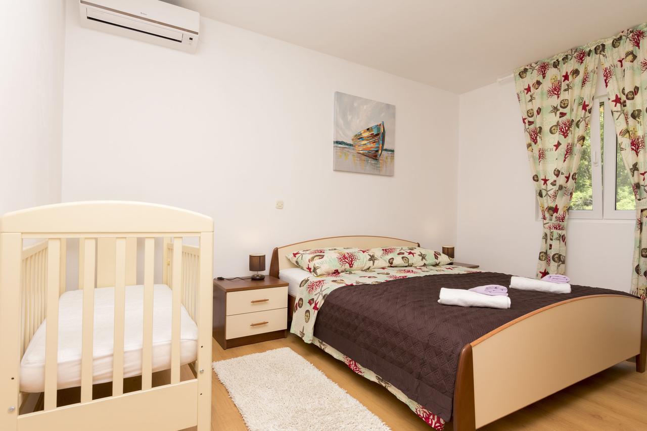 Apartment Petea Omiš Quarto foto