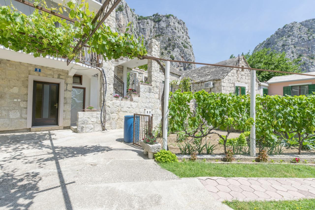 Apartment Petea Omiš Exterior foto